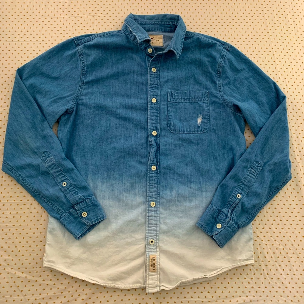 Men’s button up blue Hollister shirt size M